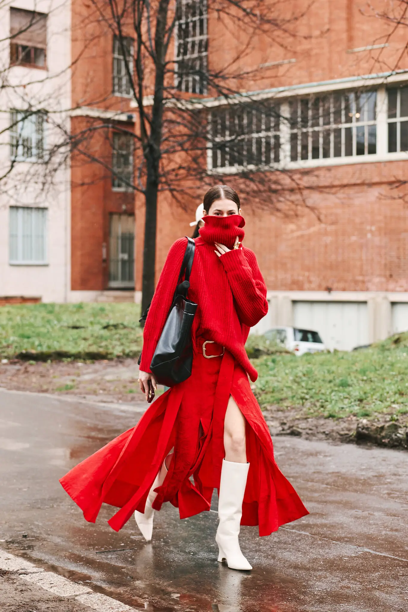 Тліюче вбрання, яке включало очі та ноги.